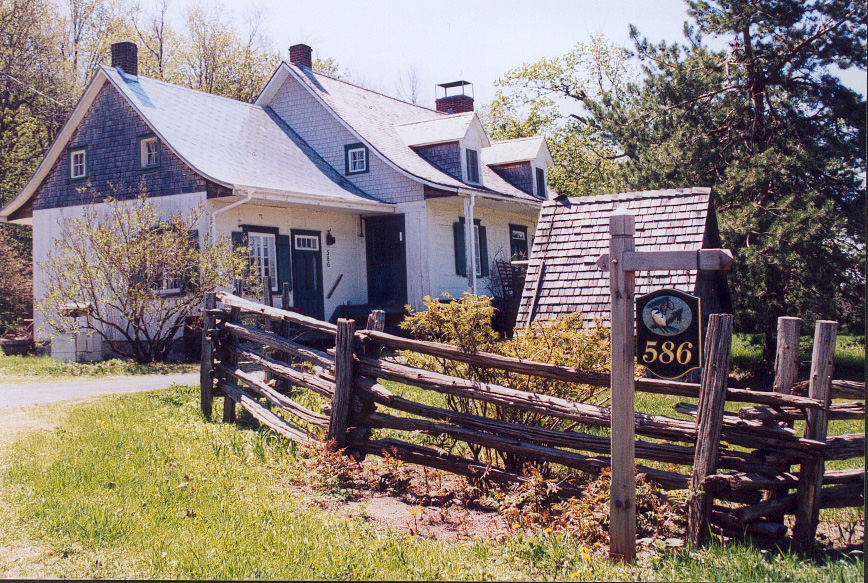 Maison Bélair vue du chemin 